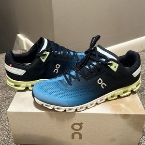 BRAND NEW // ON Running Shoes